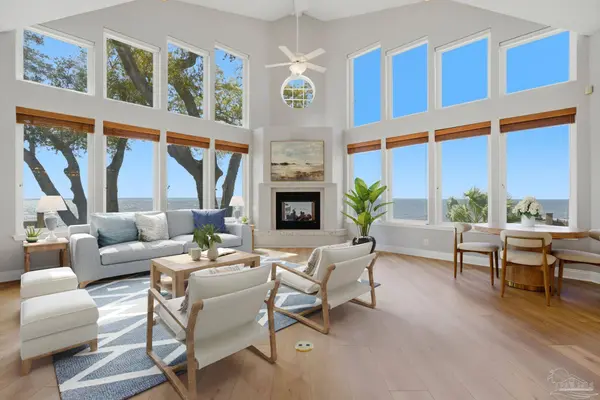 5556 Michael Dr, Milton, FL 32583