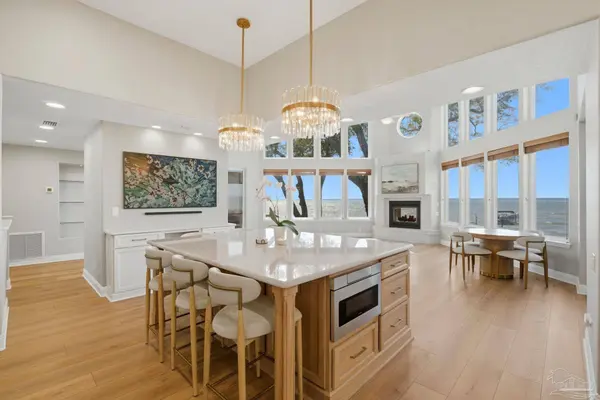 5556 Michael Dr, Milton, FL 32583