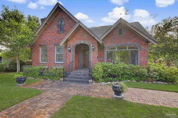 1517 N Spring St, Pensacola, FL 32501