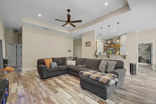 8135 Nevada St, Navarre, FL 32566