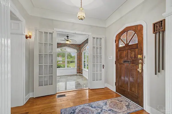 1517 N Spring St, Pensacola, FL 32501