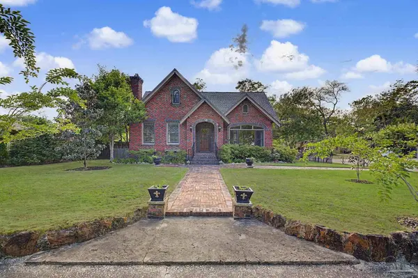 1517 N Spring St, Pensacola, FL 32501