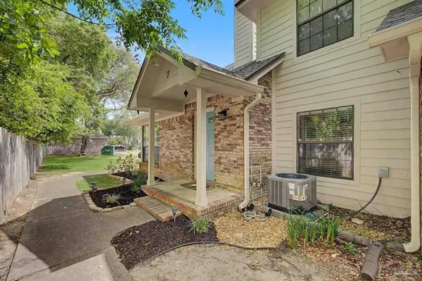 1100 Crosswinds Lndg, Ft Walton Beach, FL 32547