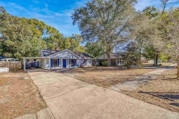 3936 Elmcrest Dr, Pensacola, FL 32504