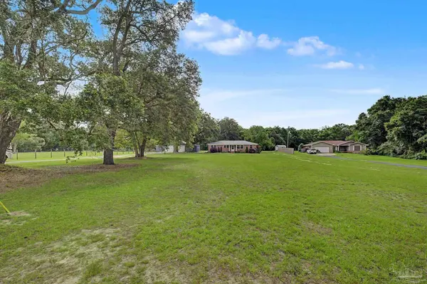 1850 Garcon Point Rd, Milton, FL 32583