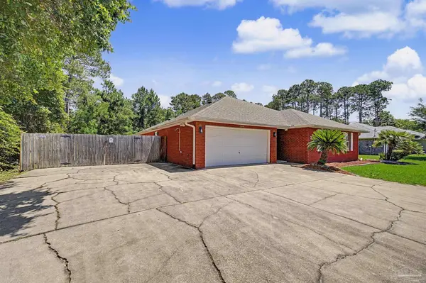 8680 Laredo St, Navarre, FL 32566