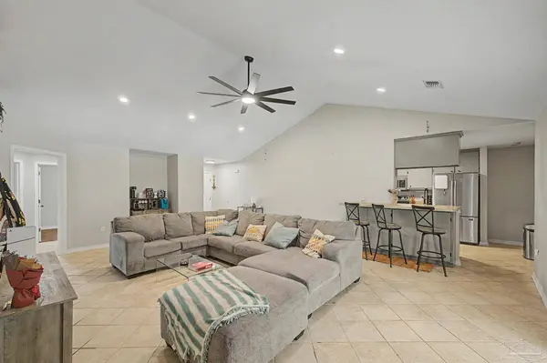 8680 Laredo St, Navarre, FL 32566