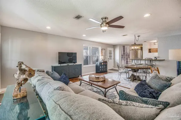 202 N Reus St, Pensacola, FL 32502