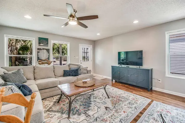 202 N Reus St, Pensacola, FL 32502
