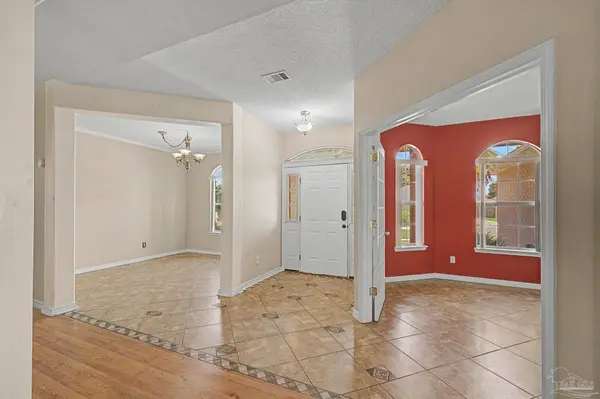 7145 Woodside Rd, Pensacola, FL 32526