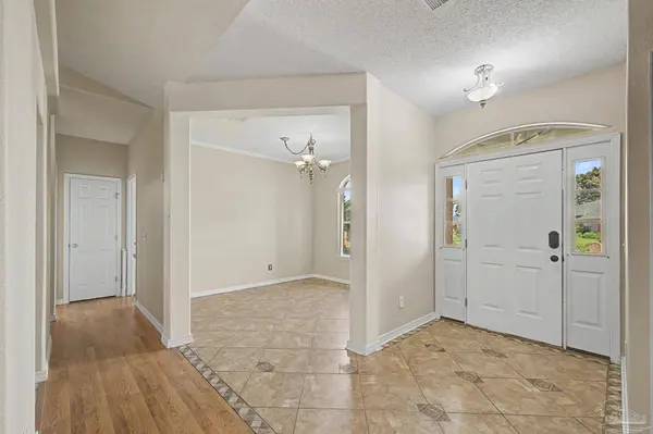 7145 Woodside Rd, Pensacola, FL 32526