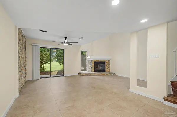 9984 Fairway Villas Ln, Pensacola, FL 32514