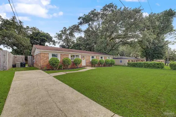 7110 Peninsula Dr, Pensacola, FL 32526