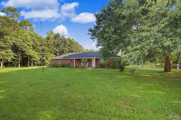 3516 Gardenview Dr, Pace, FL 32571
