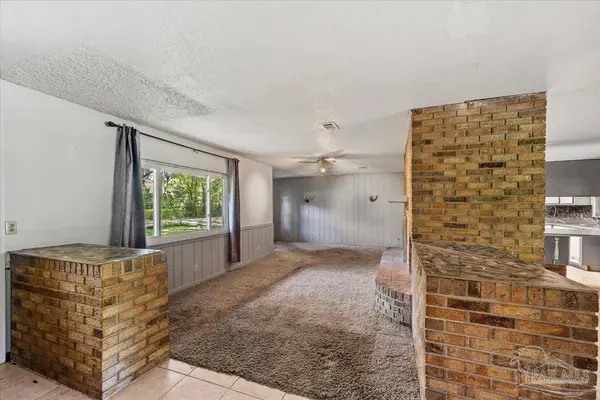 632 Powell St, Pensacola, FL 32534