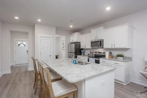 14338 Gardenglen Dr, Pensacola, FL 32507