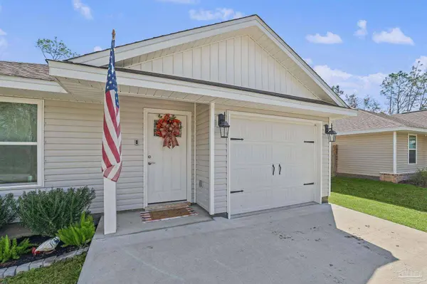 3134 Glade Dr, Milton, FL 32583
