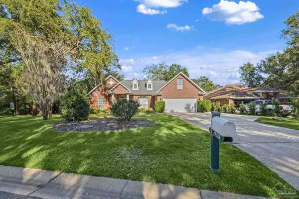 9524 Lorikeet Ln, Pensacola, FL 32507