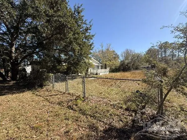 7032 Jefferson St, Navarre, FL 32566