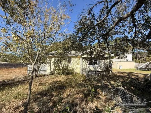 7032 Jefferson St, Navarre, FL 32566