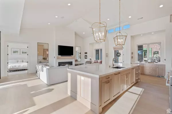 4881 S HOLLADAY BLVD, Holladay, UT 84117