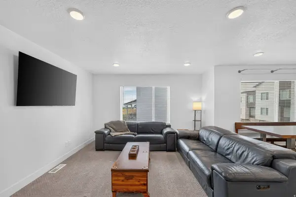 1639 E INDIGO LOOP N, Layton, UT 84041