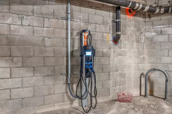 555 10th St #102, Oakland, CA 94607