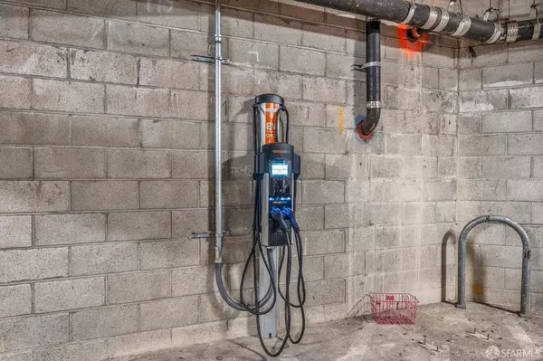 555 10th ST #102, Oakland, CA 94607