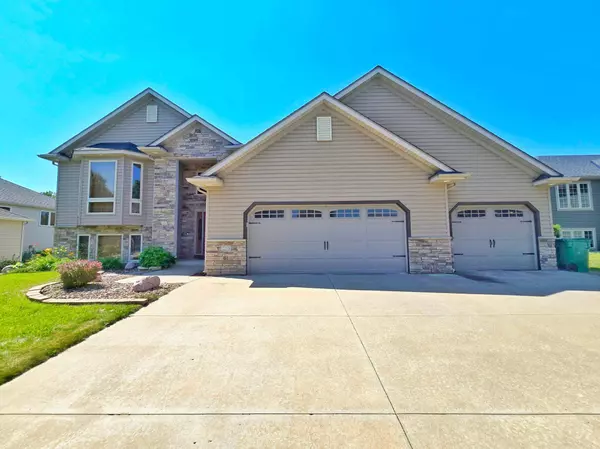 2250 Galileo PL SW, Rochester, MN 55902