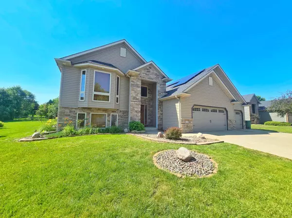 2250 Galileo PL SW, Rochester, MN 55902