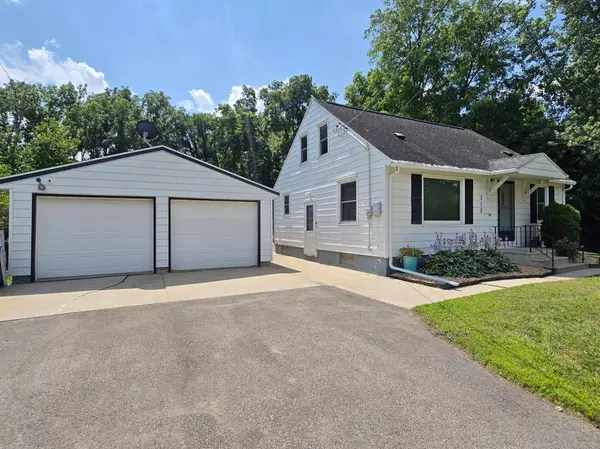 312 21st ST SW, Rochester, MN 55902