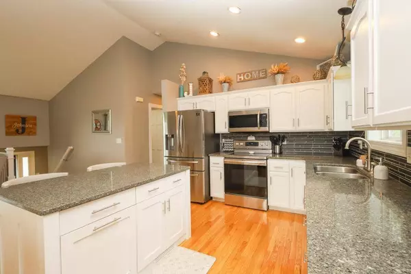 4312 Knotting Hill LN NW, Rochester, MN 55901