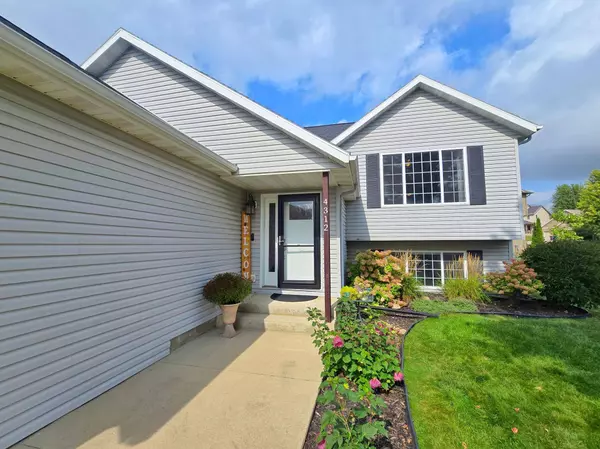 4312 Knotting Hill LN NW, Rochester, MN 55901