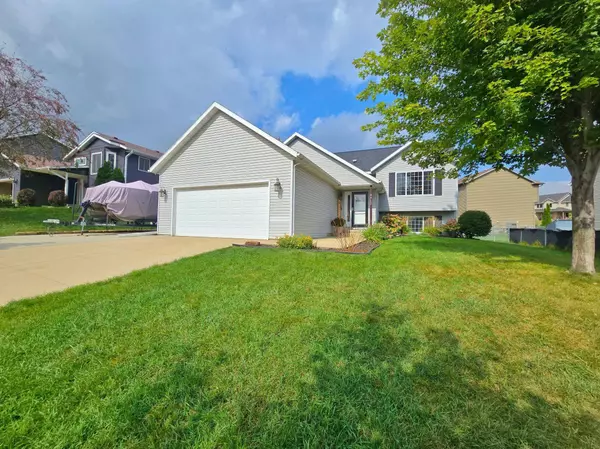 4312 Knotting Hill LN NW, Rochester, MN 55901