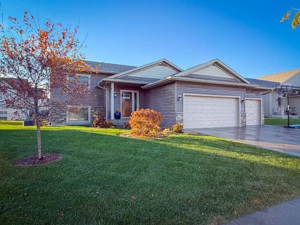 6143 39th AVE NW, Rochester, MN 55901