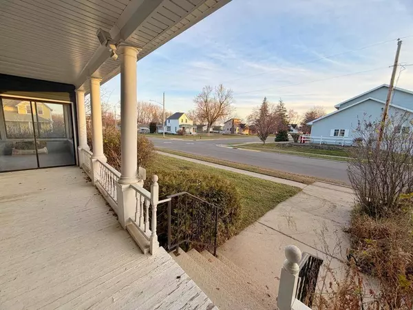 316 2nd AVE SE, Pine Island, MN 55963