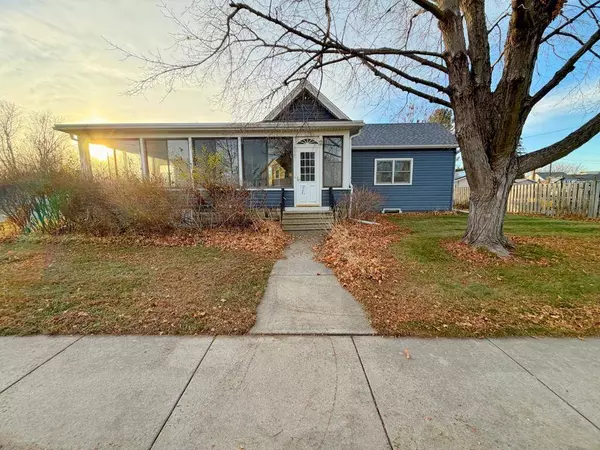 316 2nd AVE SE, Pine Island, MN 55963