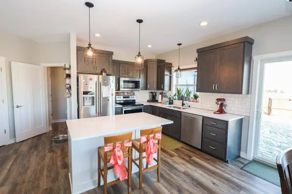 337 6th ST SE, Dover, MN 55929