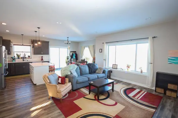 337 6th ST SE, Dover, MN 55929