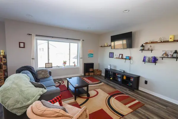 337 6th ST SE, Dover, MN 55929