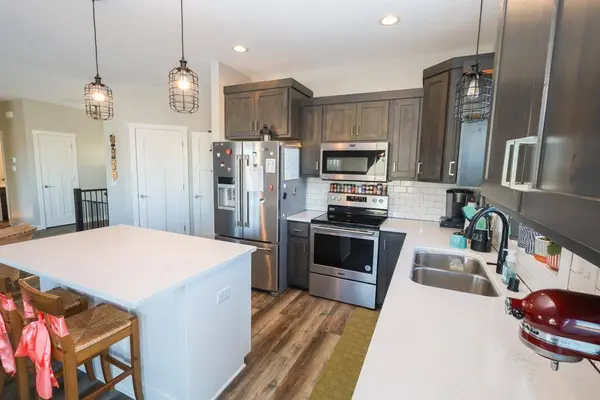 337 6th ST SE, Dover, MN 55929