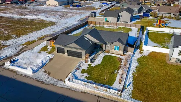 337 6th ST SE, Dover, MN 55929