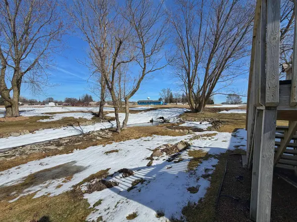 28 Carriage LN, Owatonna, MN 55060