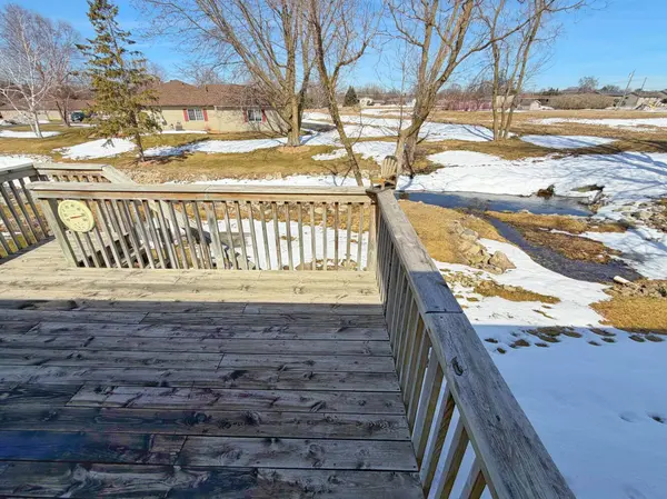 28 Carriage LN, Owatonna, MN 55060