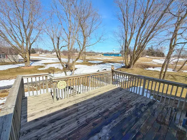 28 Carriage LN, Owatonna, MN 55060