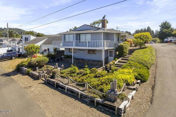 45 Heiberg ST, Depoe Bay, OR 97341