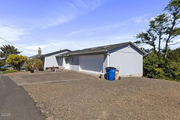 45 Heiberg ST, Depoe Bay, OR 97341