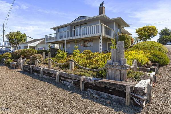 45 Heiberg ST, Depoe Bay, OR 97341