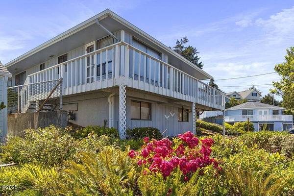 45 Heiberg ST, Depoe Bay, OR 97341