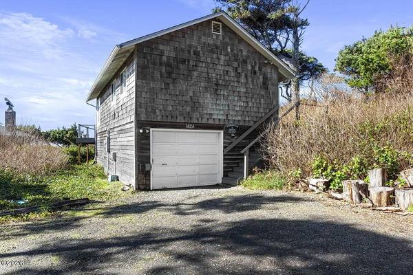 1424 SW SEAWOODS TER, Waldport, OR 97394